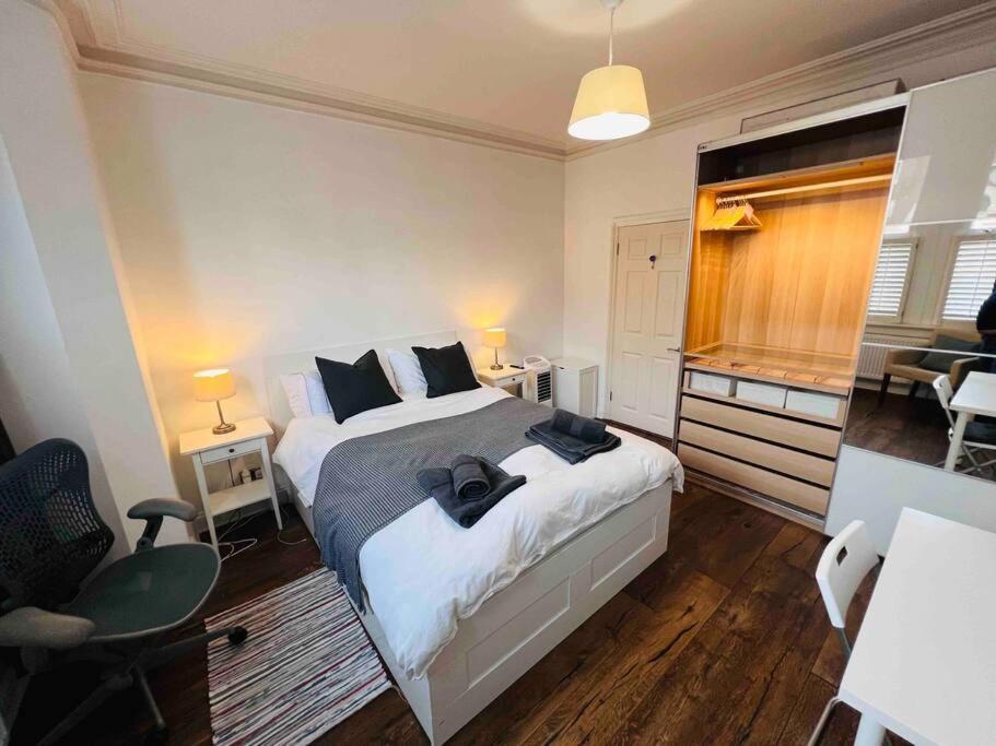 Lovely 2 Bedroom Ground Floor Flat With Garden. London Eksteriør billede