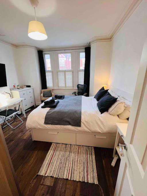 Lovely 2 Bedroom Ground Floor Flat With Garden. London Eksteriør billede