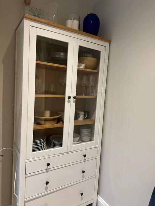 Lovely 2 Bedroom Ground Floor Flat With Garden. London Eksteriør billede