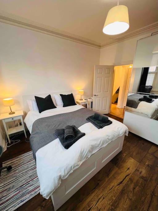 Lovely 2 Bedroom Ground Floor Flat With Garden. London Eksteriør billede