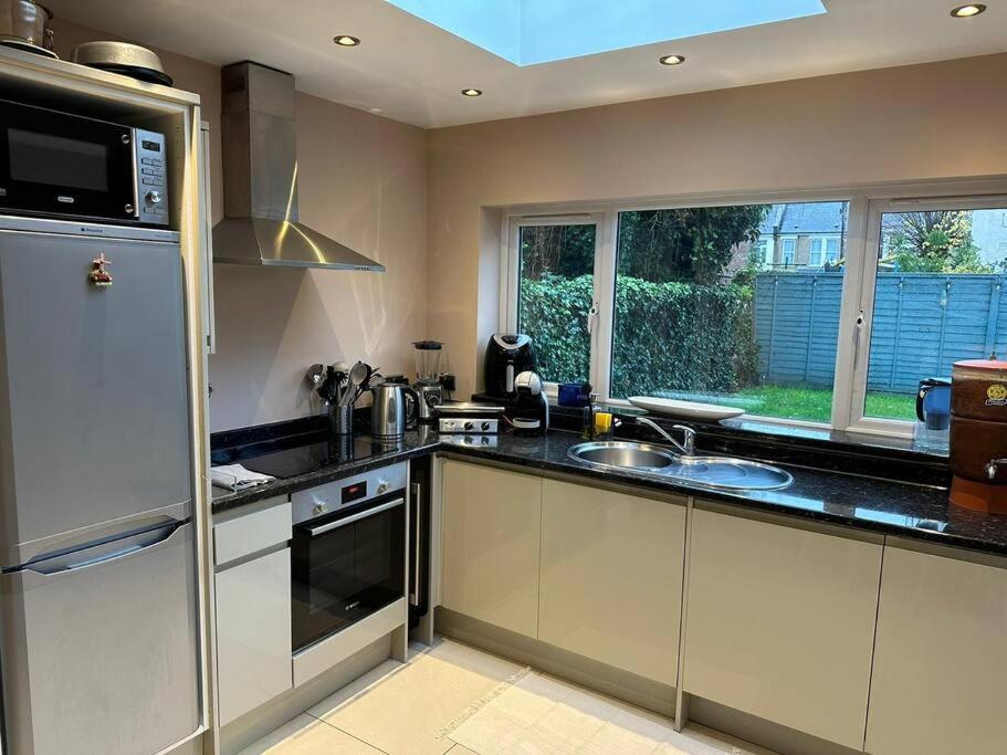 Lovely 2 Bedroom Ground Floor Flat With Garden. London Eksteriør billede