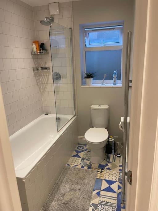 Lovely 2 Bedroom Ground Floor Flat With Garden. London Eksteriør billede