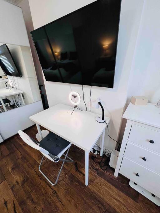 Lovely 2 Bedroom Ground Floor Flat With Garden. London Eksteriør billede