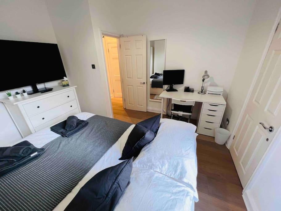 Lovely 2 Bedroom Ground Floor Flat With Garden. London Eksteriør billede
