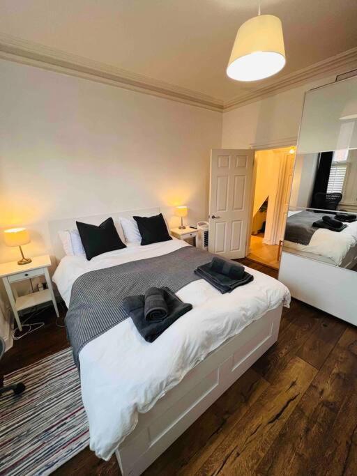 Lovely 2 Bedroom Ground Floor Flat With Garden. London Eksteriør billede