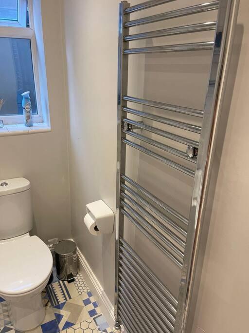 Lovely 2 Bedroom Ground Floor Flat With Garden. London Eksteriør billede