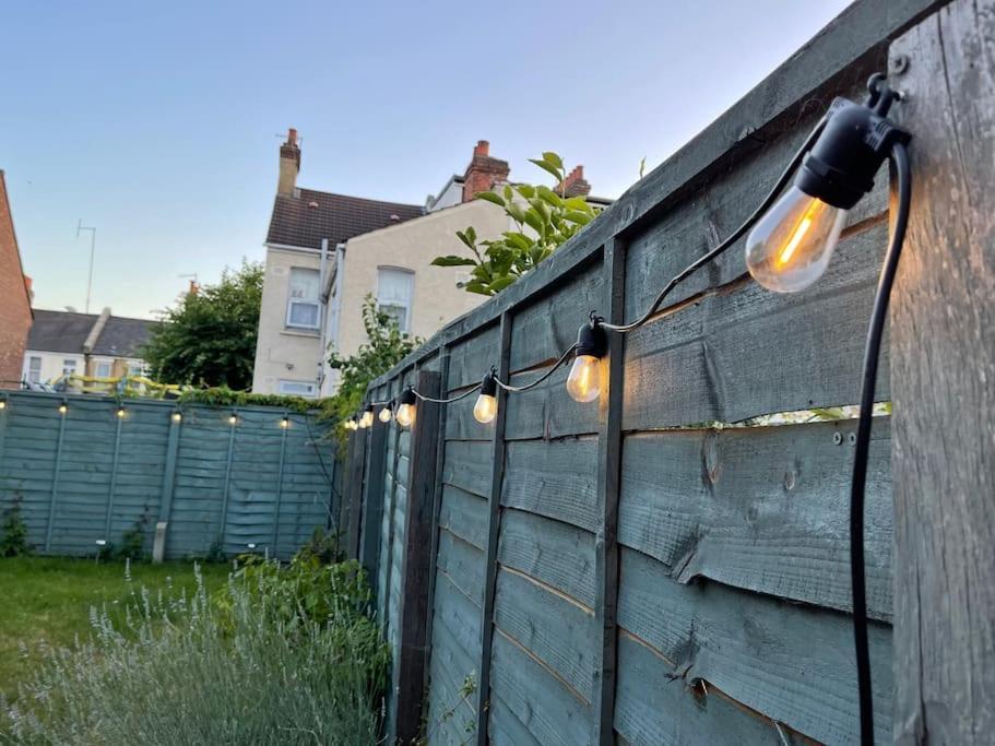 Lovely 2 Bedroom Ground Floor Flat With Garden. London Eksteriør billede
