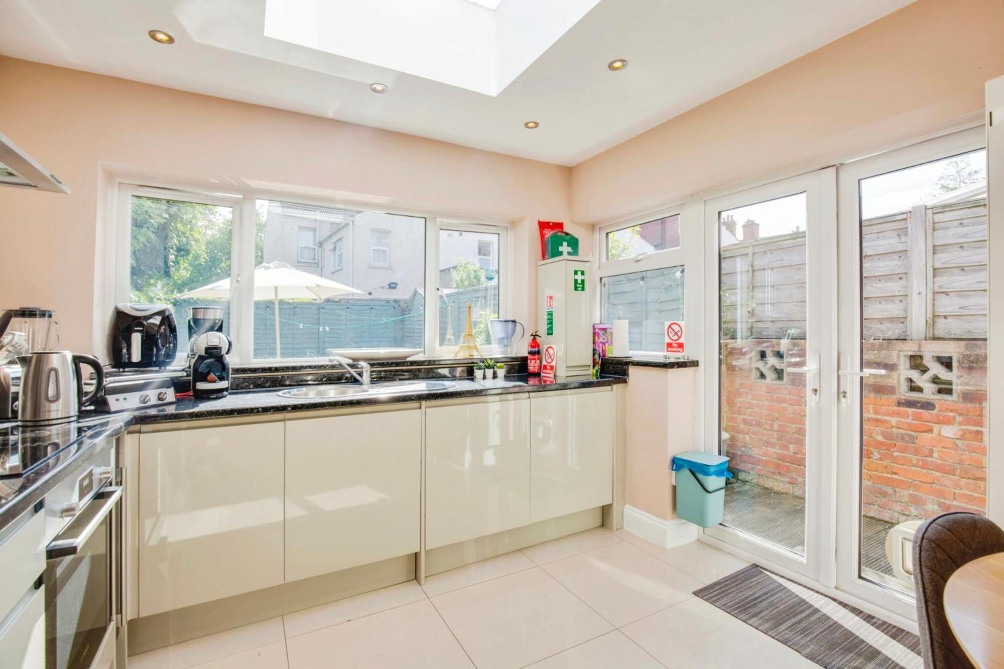 Lovely 2 Bedroom Ground Floor Flat With Garden. London Eksteriør billede
