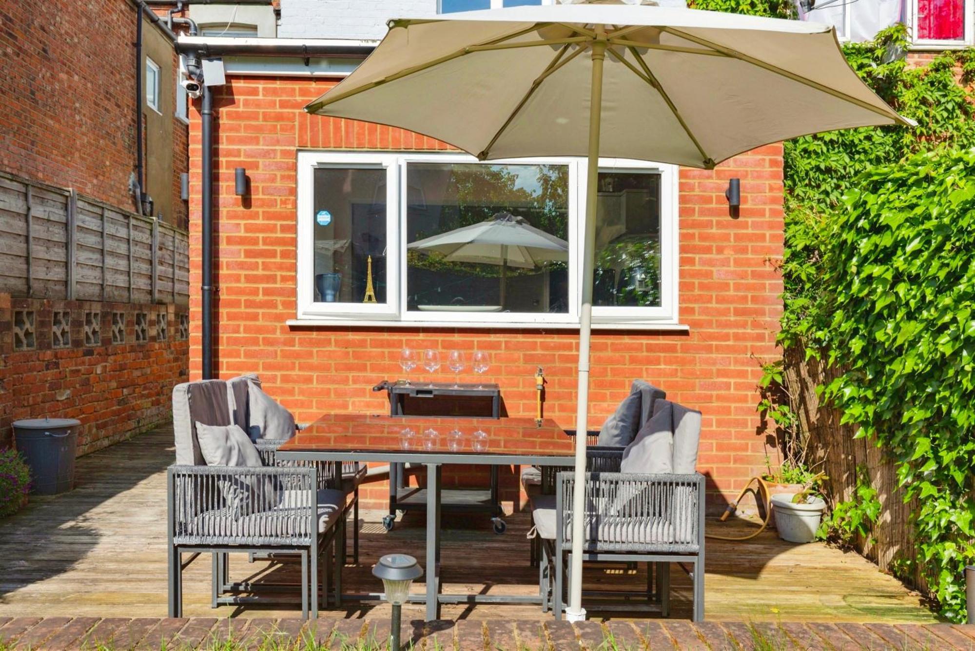 Lovely 2 Bedroom Ground Floor Flat With Garden. London Eksteriør billede